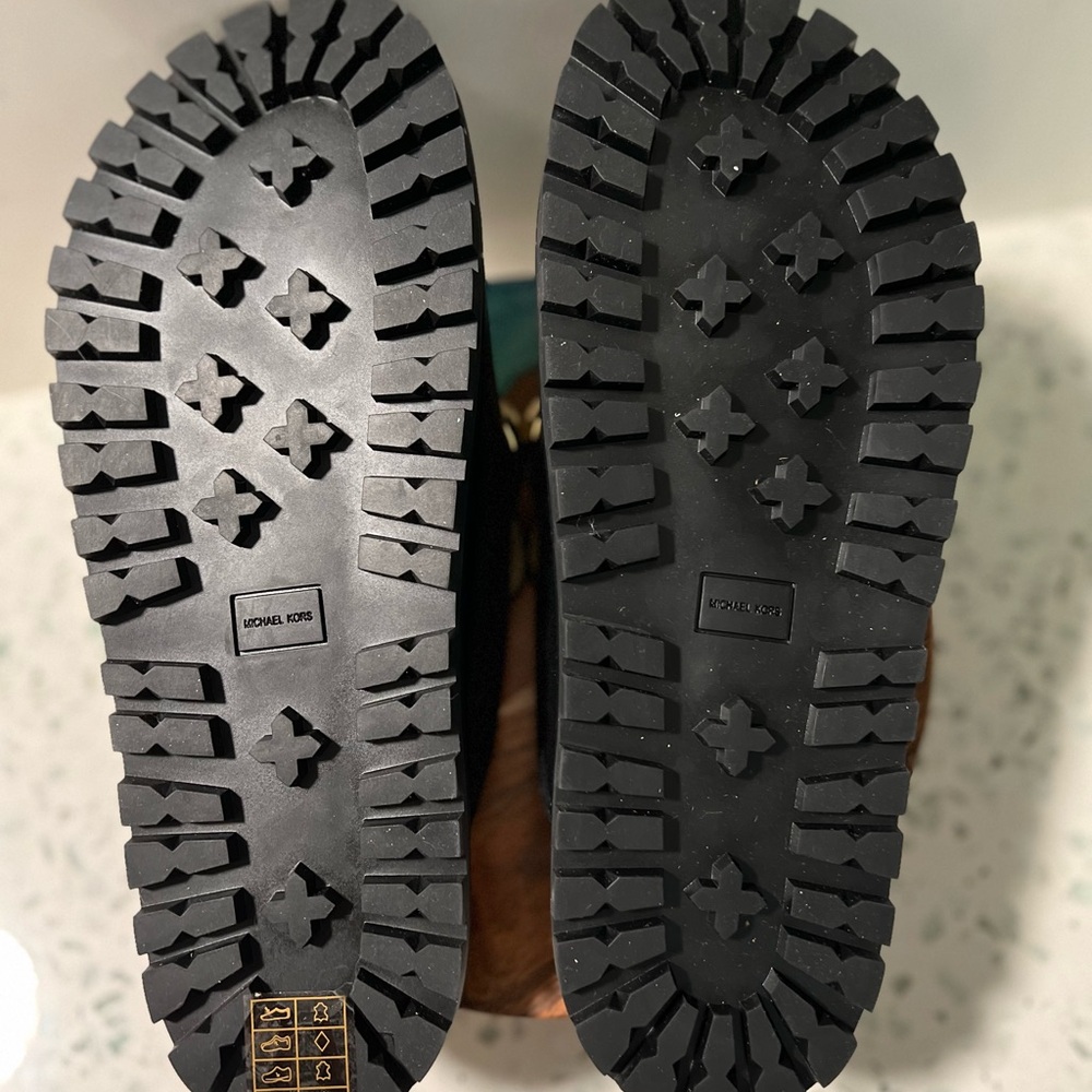 NEW Michael Kors Slide Slip on “Mushroom” shoes. Size 9 Women - Picture 7 of 7